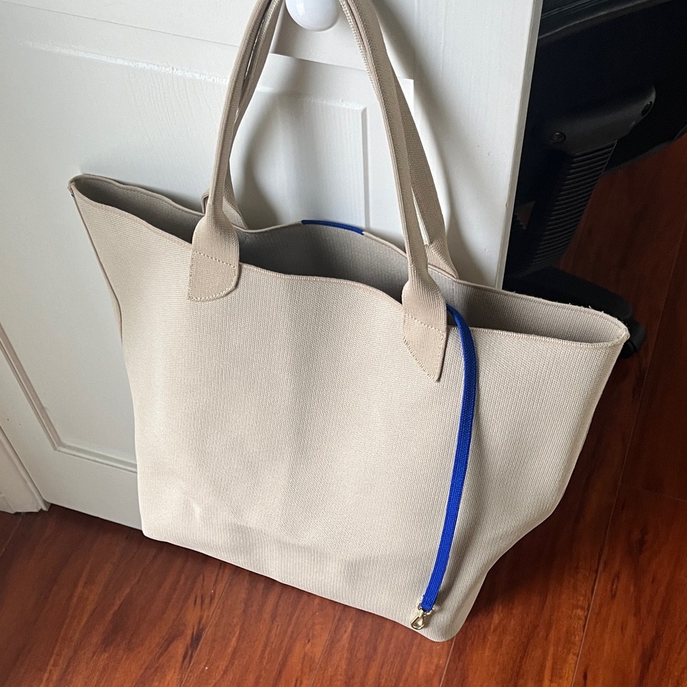 Rothy's Lightweight Tote in Soft Sesame